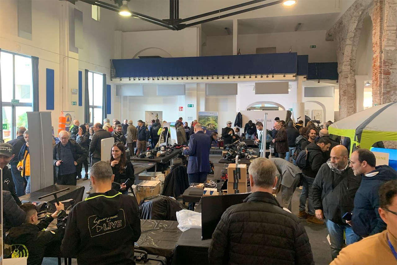 Stand di Foto Ema al levante drone festival