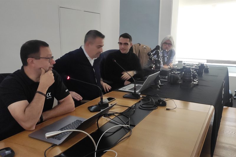 spiegazione-camere Davide Grimoldi, Malcolm Rossi ed Alessio Marrazzo durante una spiegazione teorica