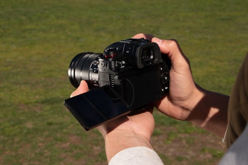 Panasonic Lumix GH7, schermo tiltabile