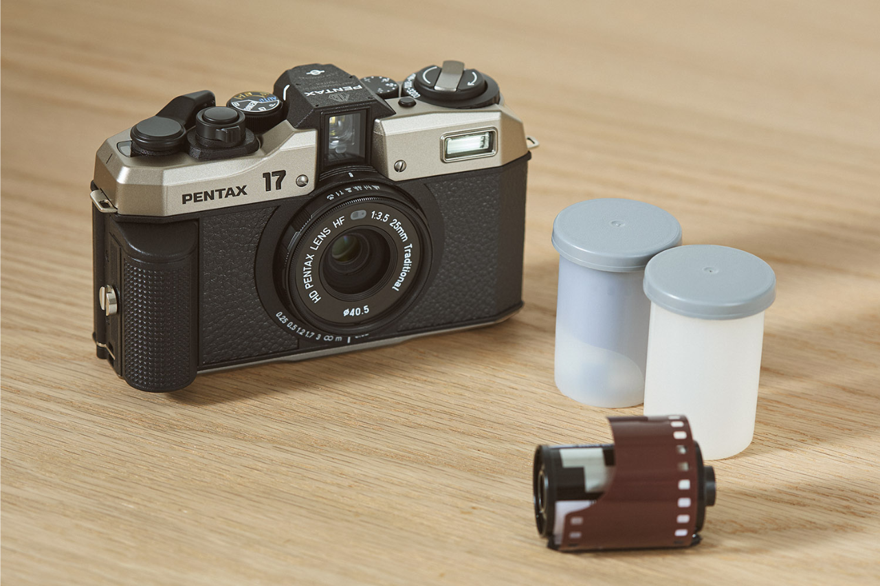 Pentax 17 Dark Silver