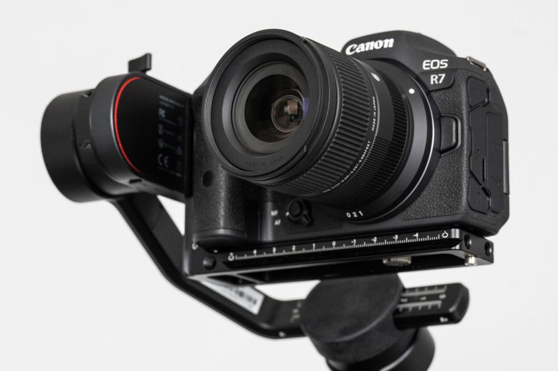 Sigma 18-50mm Contemproary per Cnaon RF montato su fotocamera Canon per uno shooting