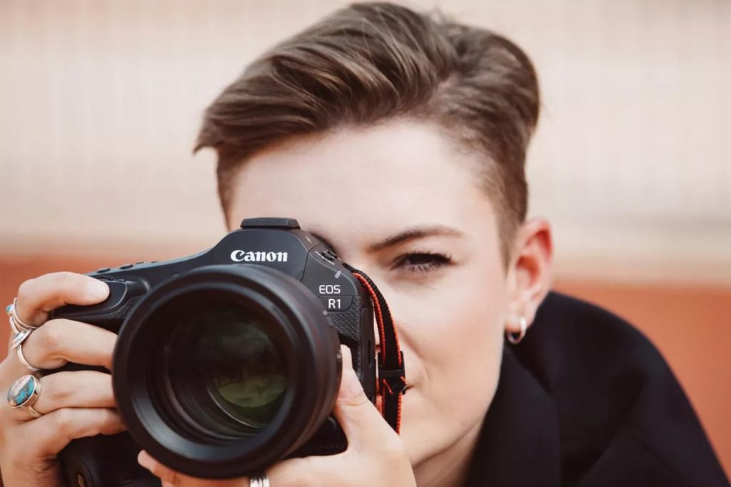 Canon EOS R1 durante uno shooting