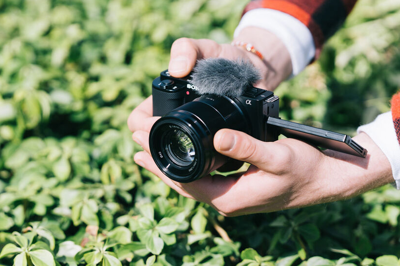Sony ZV-E10 II durante una sessione di scatti fotografici