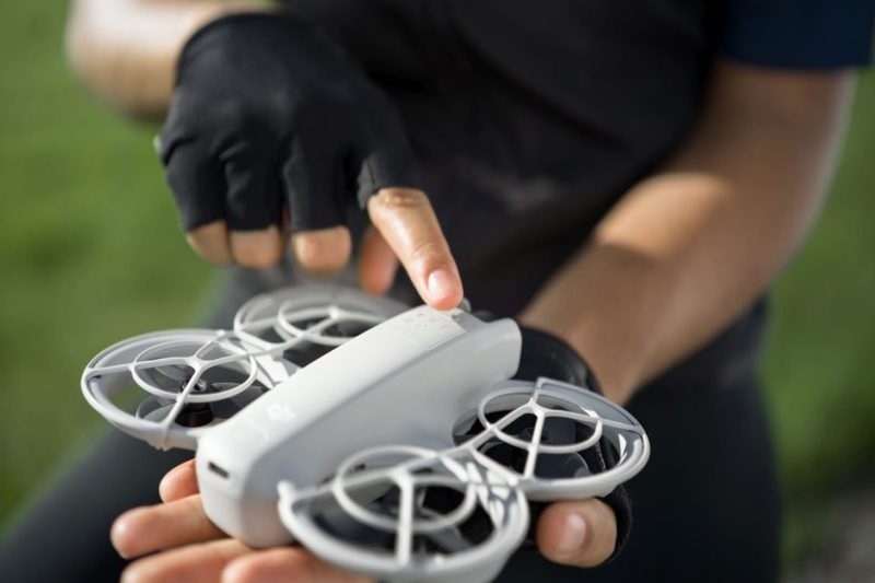 DJI NEO tasti fisici