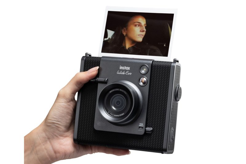 Fujifilm Instax Wide Mini EVO: selfie mirror