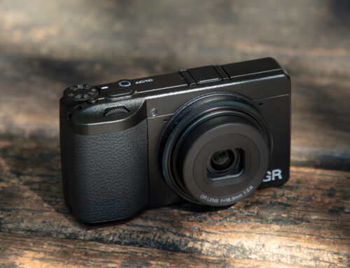 Ricoh GR IV: la rivoluzione compatta per la street photography.