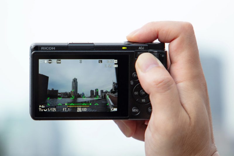 Ricoh GR IV durante uno shooting