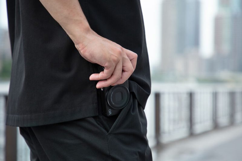 Ricoh GR IV fotocamera compatta tascabile