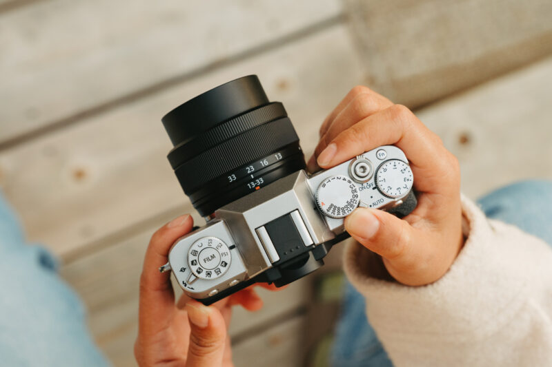 Fujifilm X-T30 III lifestyle ghiere simulazione pellicola
