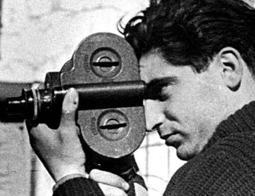 Robert Capa: 112 anni fa nasceva l’uomo che fotografò la guerra da dentro.