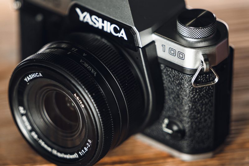 Yashica FX-D100 dettagli