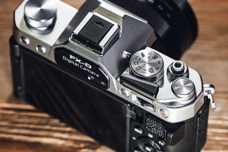 Yashica FX-D100 lifestyle ghiere