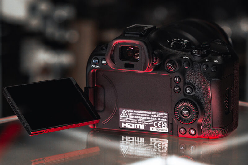 Canon EOS R6 III design ed LCD