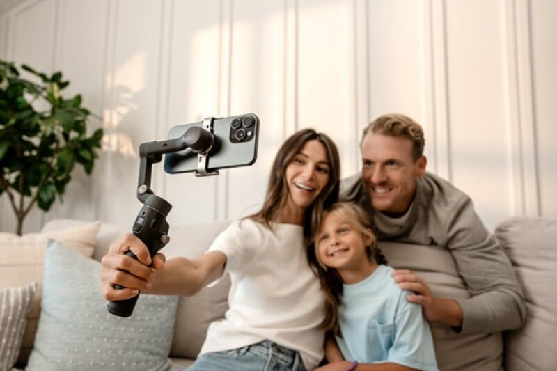 DJI Osmo Mobile 8: lifestyle