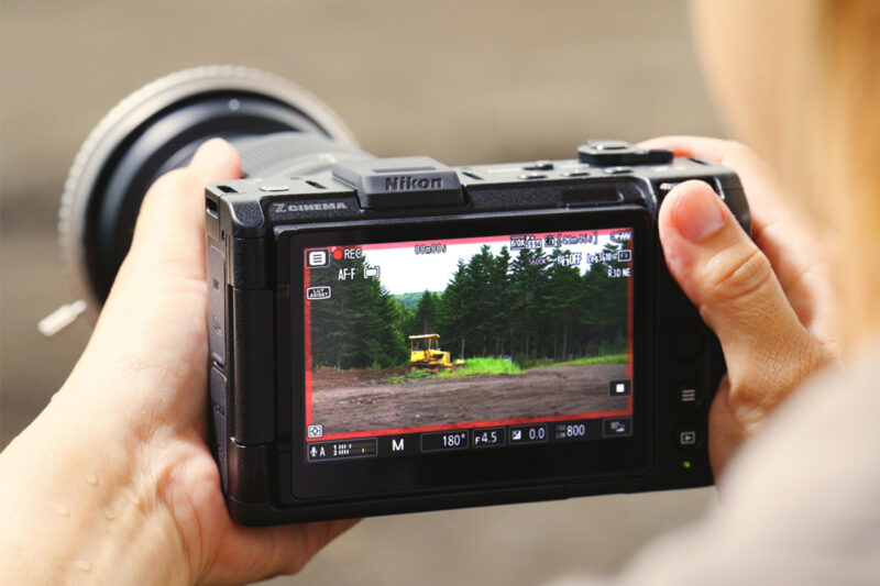 Nikon ZR (monitor LCD)